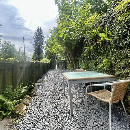 4 Dixon Ground In Holiday home